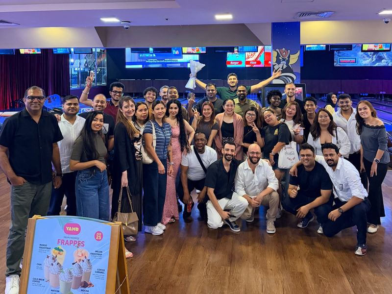 United Expats in UAE group at a bowling night